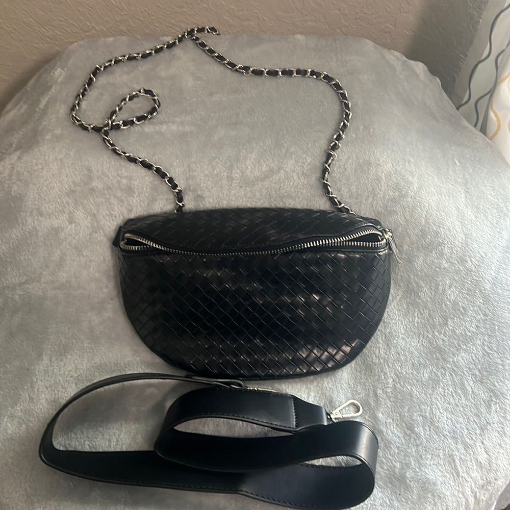 MW Black crossbody